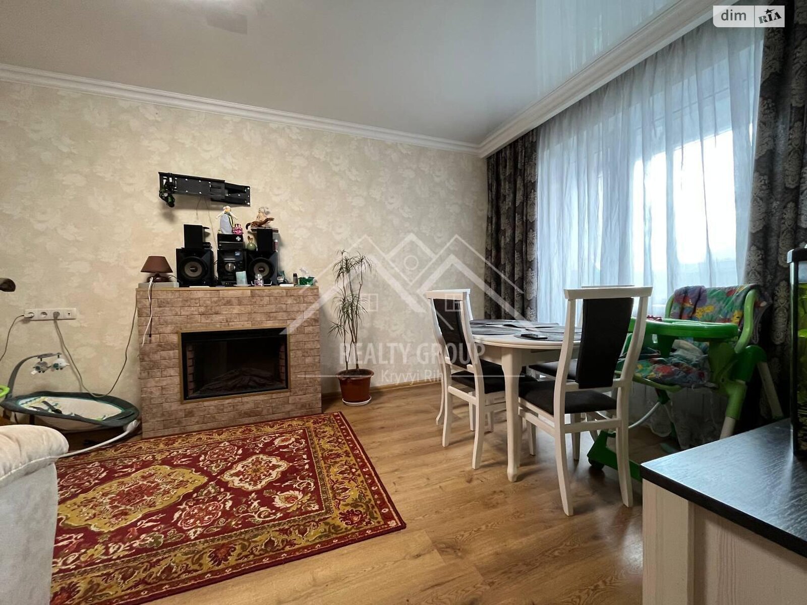 Продаж чотирикімнатної квартири в Кривому Розі, на вул. 5-й Зарічний мікрорайон 91, район Покровський фото 1 Продаж чотирикімнатної квартири в Кривому Розі, на вул. 5-й Зарічний мікрорайон 91, район Покровський фото 1
