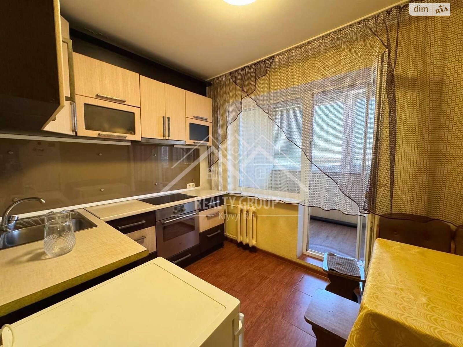 Продажа четырехкомнатной квартиры в Кривом Роге, на ул. 5-й Заречный микрорайон, район Покровский фото 1 Продажа четырехкомнатной квартиры в Кривом Роге, на ул. 5-й Заречный микрорайон, район Покровский фото 1