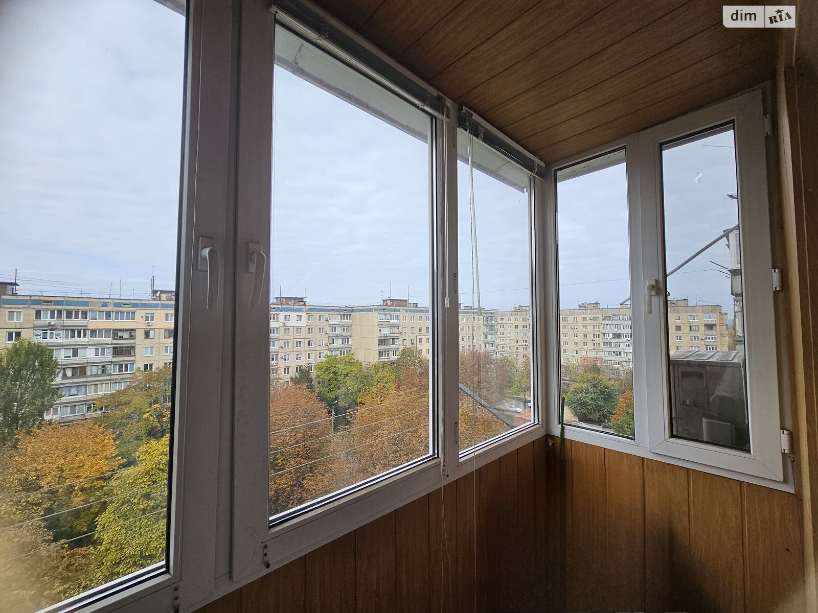 Продаж трикімнатної квартири в Кривому Розі, на вул. 5-й Зарічний мікрорайон 27, район Покровський фото 1