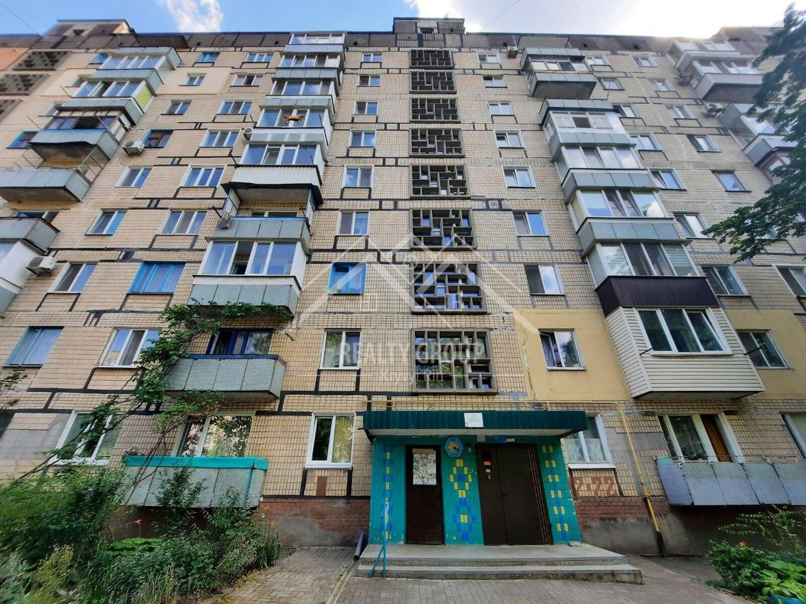 Продаж трикімнатної квартири в Кривому Розі, на вул. 7-й Зарічний мікрорайон 20, район Покровський фото 1 Продаж трикімнатної квартири в Кривому Розі, на вул. 7-й Зарічний мікрорайон 20, район Покровський фото 1