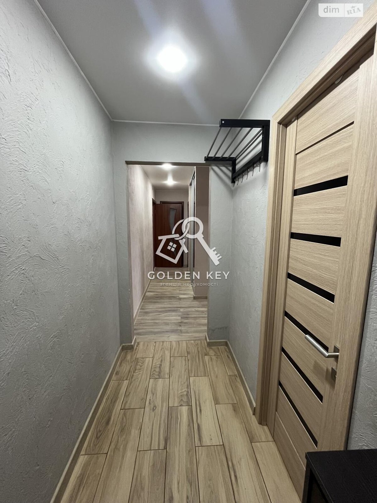 Продажа трехкомнатной квартиры в Кривом Роге, на ул. Эдуарда Фукса 56, район Покровский фото 1 Продажа трехкомнатной квартиры в Кривом Роге, на ул. Эдуарда Фукса 56, район Покровский фото 1