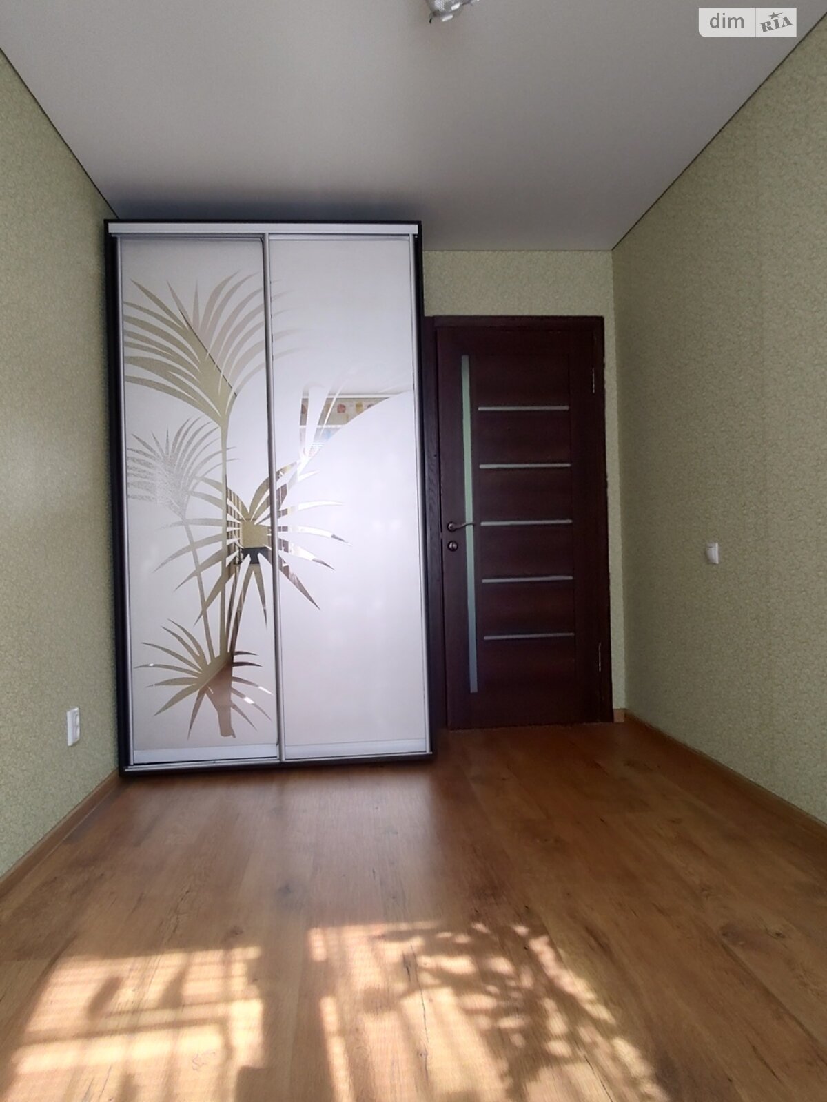 Продажа трехкомнатной квартиры в Кривом Роге, на ул. Эдуарда Фукса 47, район Покровский фото 1 Продажа трехкомнатной квартиры в Кривом Роге, на ул. Эдуарда Фукса 47, район Покровский фото 1