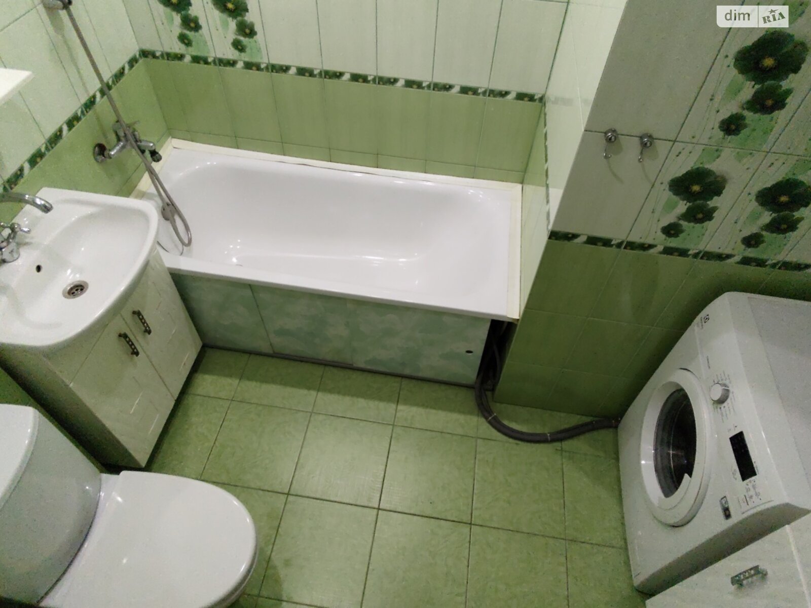 Продажа трехкомнатной квартиры в Кривом Роге, на ул. Эдуарда Фукса 47, район Покровский фото 1 Продажа трехкомнатной квартиры в Кривом Роге, на ул. Эдуарда Фукса 47, район Покровский фото 1