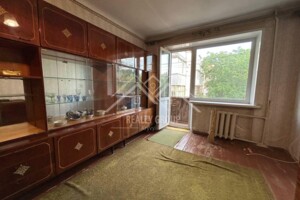 Продаж двокімнатної квартири в Кривому Розі, на вул. Федора Караманиць 32, район Покровський фото 2