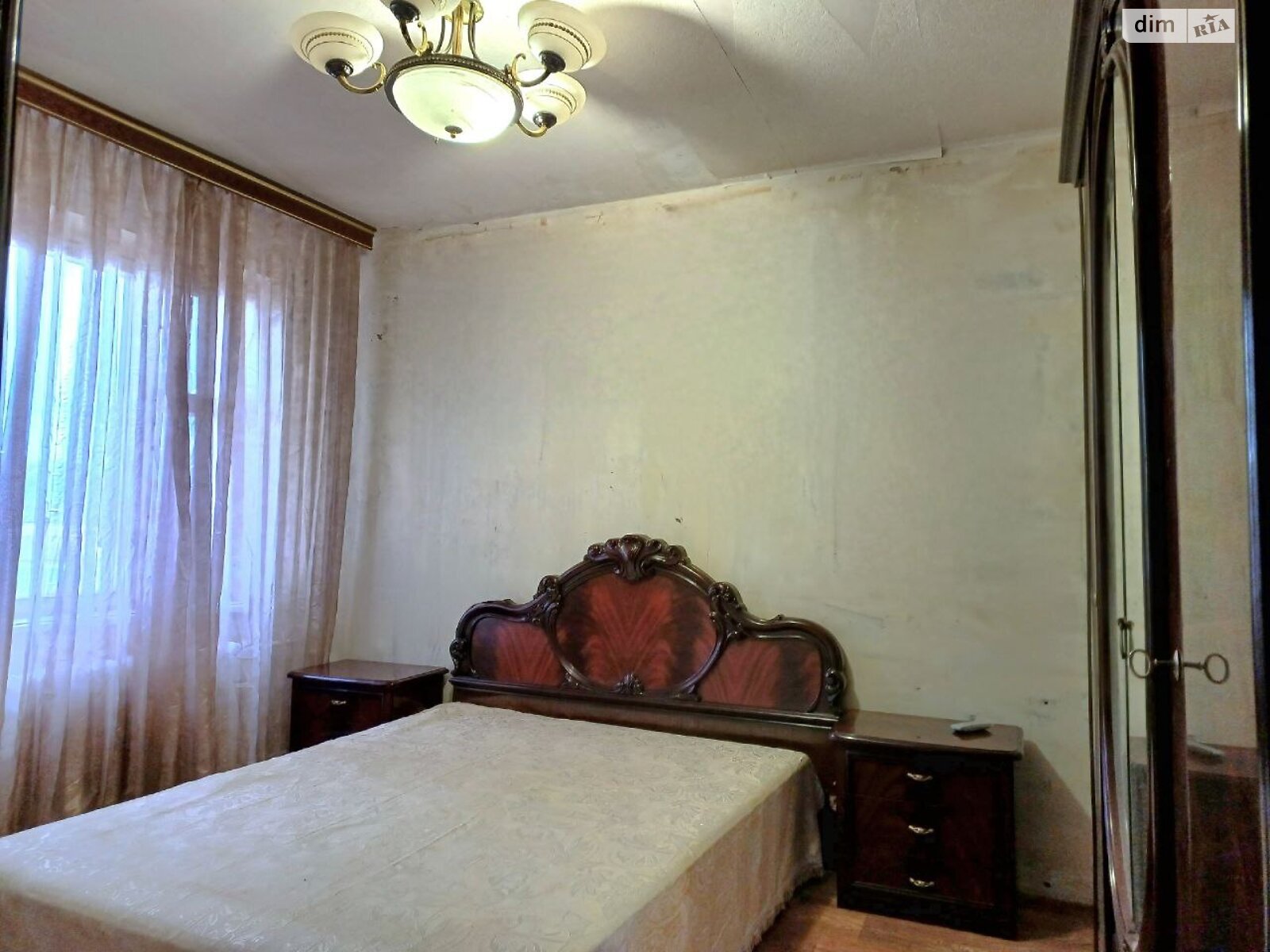 Продажа трехкомнатной квартиры в Кривом Роге, на ул. Кремлевская 34, район Покровский фото 1