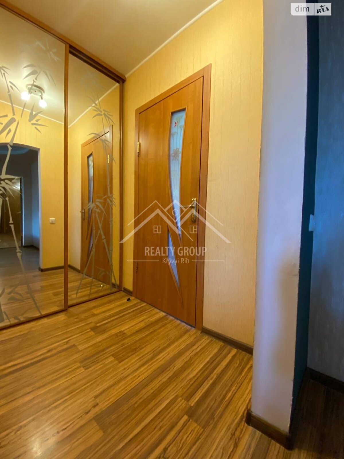 Продаж трикімнатної квартири в Кривому Розі, на бул. Миколи Вороного 28, район Покровський фото 1 Продаж трикімнатної квартири в Кривому Розі, на бул. Миколи Вороного 28, район Покровський фото 1