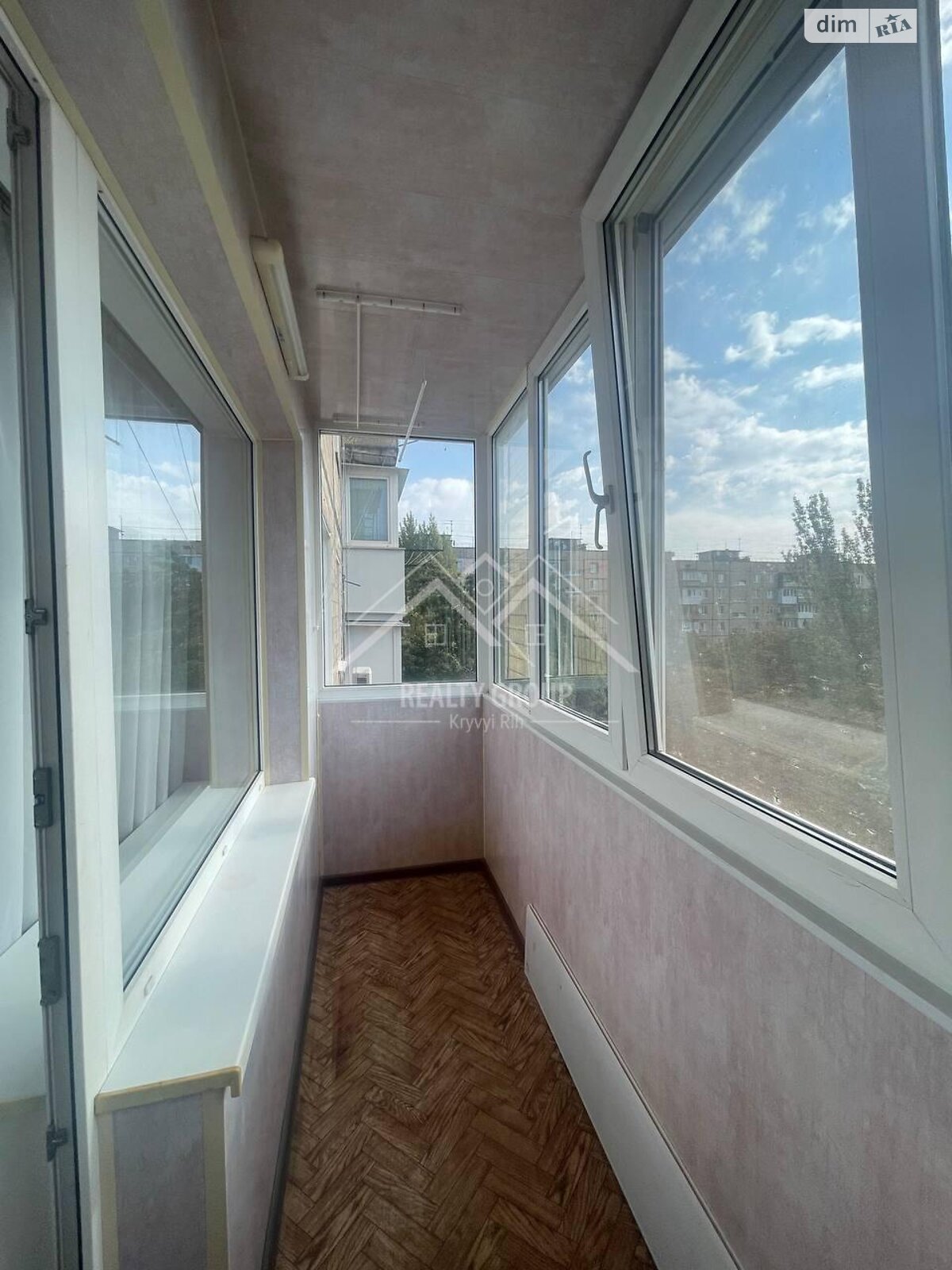 Продажа трехкомнатной квартиры в Кривом Роге, на бул. Миколи Вороного 9, район Покровский фото 1