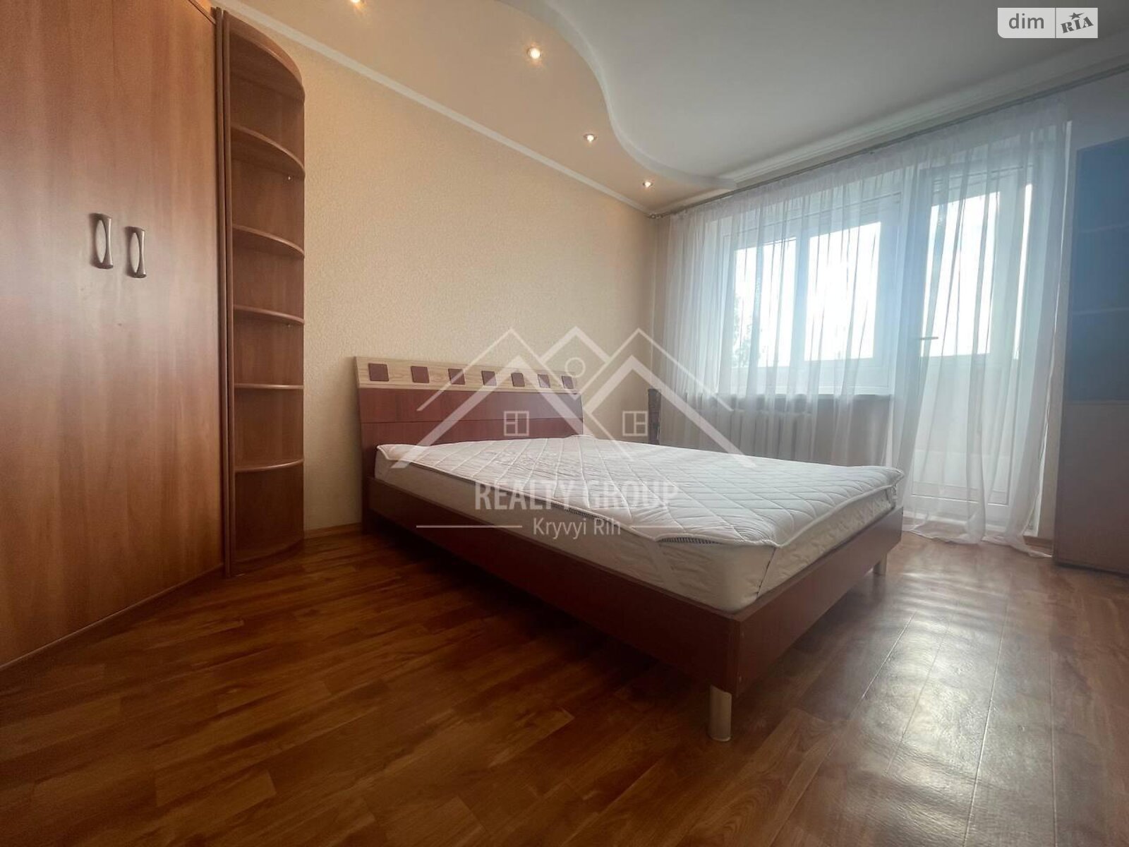 Продажа трехкомнатной квартиры в Кривом Роге, на бул. Миколи Вороного 9, район Покровский фото 1