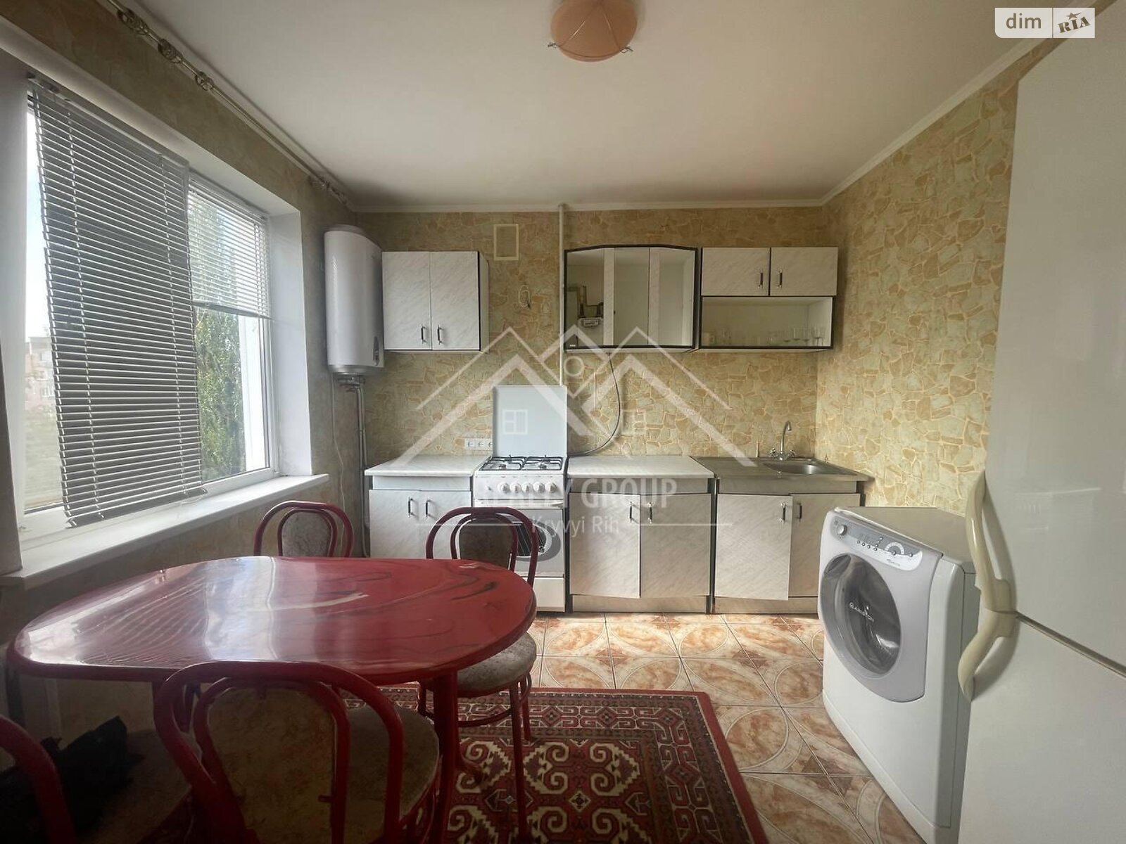 Продажа трехкомнатной квартиры в Кривом Роге, на бул. Миколи Вороного 9, район Покровский фото 1