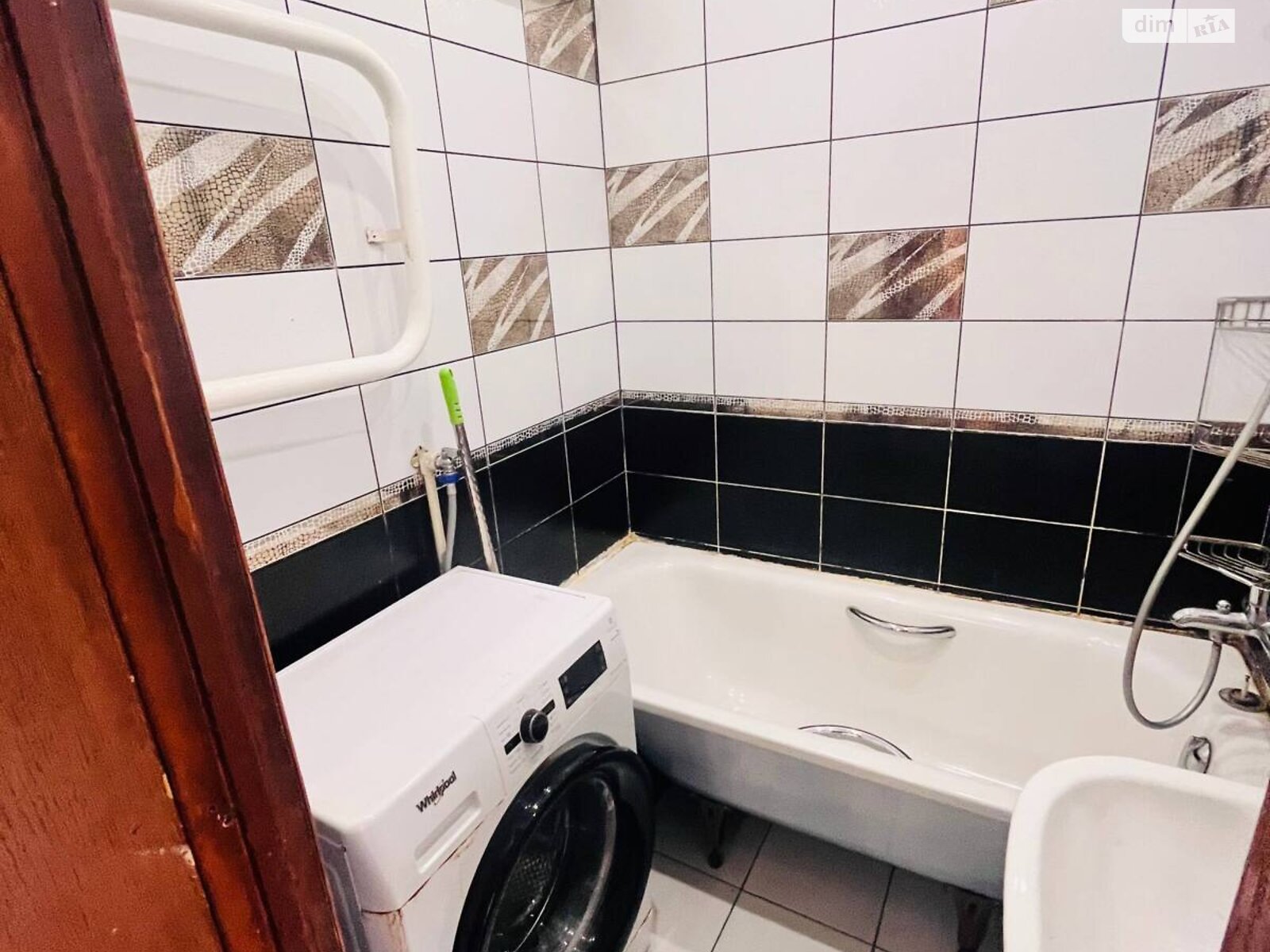 Продажа двухкомнатной квартиры в Кривом Роге, на ул. Соколовская 2, район Покровский фото 1