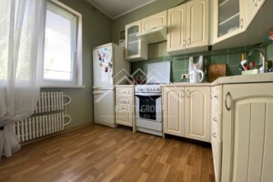 Продажа трехкомнатной квартиры в Кривом Роге, на ул. Алексея Ризниченко 60, район Саксаганский фото 2