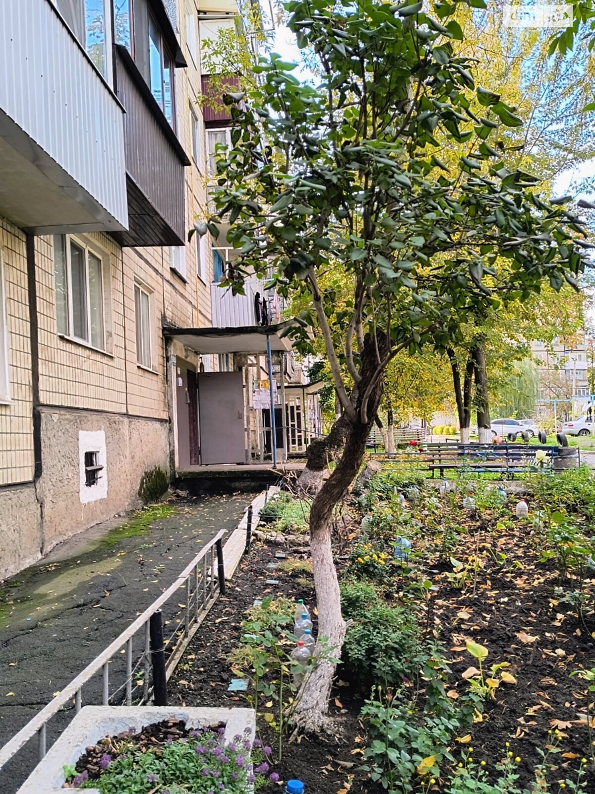 Продажа двухкомнатной квартиры в Кривом Роге, на пер. Бульварный 11, район Саксаганский фото 1 Продажа двухкомнатной квартиры в Кривом Роге, на пер. Бульварный 11, район Саксаганский фото 1