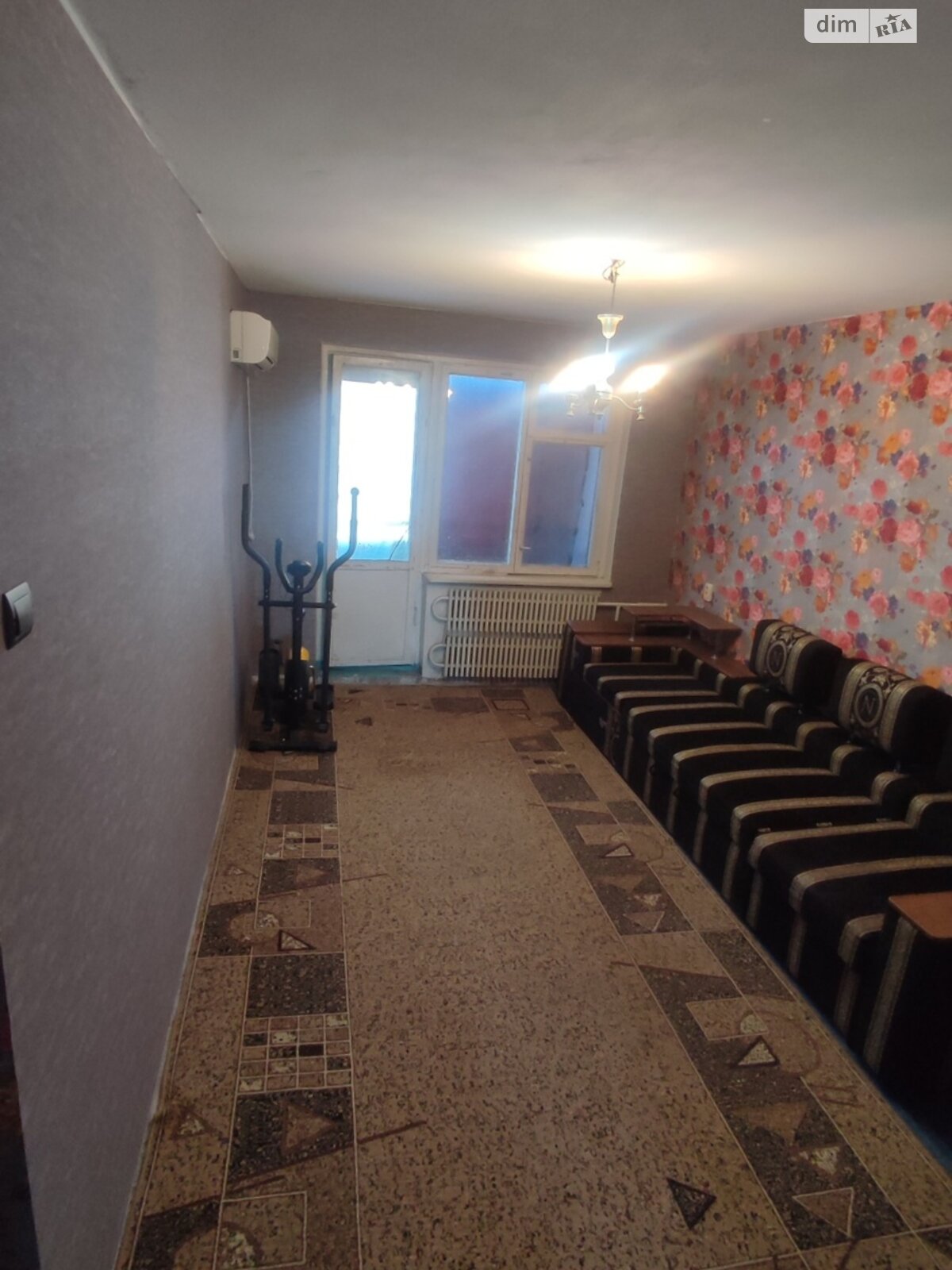 Продажа трехкомнатной квартиры в Кривом Роге, на ул. Генерала Радиевского 28, район Саксаганский фото 1