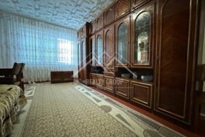 Продаж трикімнатної квартири в Кривому Розі, на мкр. Гірницький 21, кв. 5, район Саксаганський фото 2