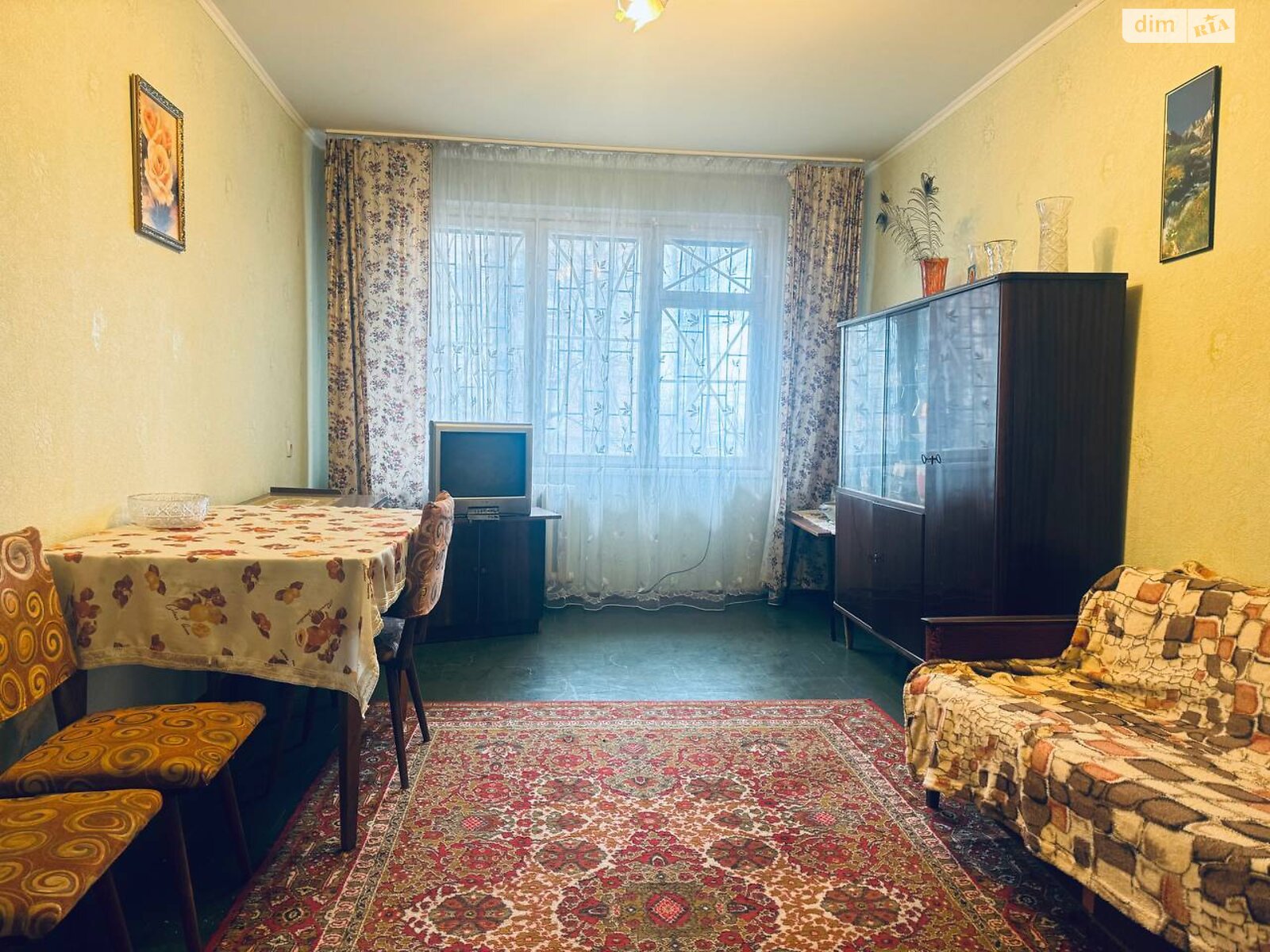 Продажа трехкомнатной квартиры в Кривом Роге, на ул. Космонавтов, район Саксаганский фото 1 Продажа трехкомнатной квартиры в Кривом Роге, на ул. Космонавтов, район Саксаганский фото 1