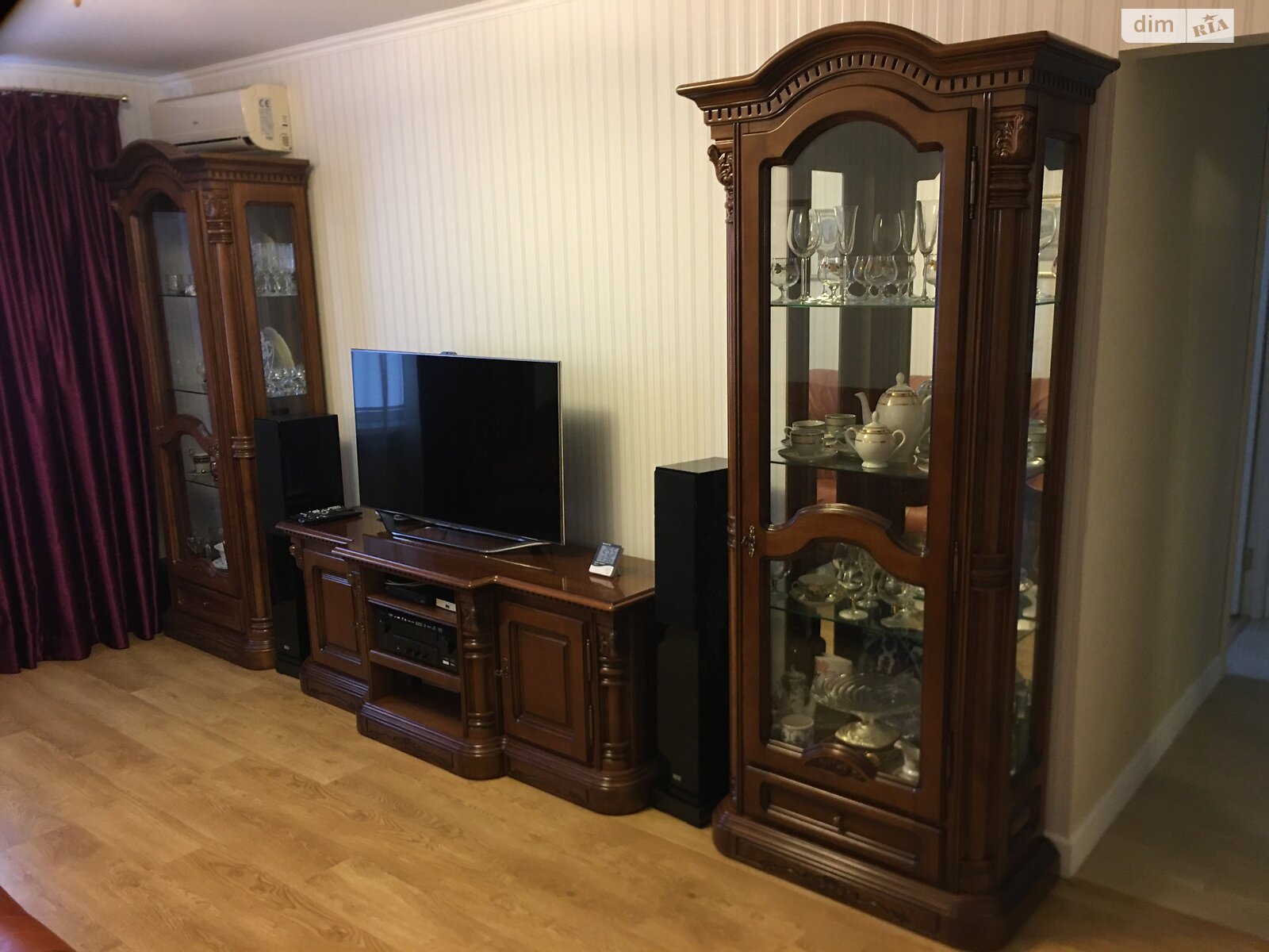 Продажа трехкомнатной квартиры в Кривом Роге, на ул. Мелешкина 39, район Саксаганский фото 1 Продажа трехкомнатной квартиры в Кривом Роге, на ул. Мелешкина 39, район Саксаганский фото 1