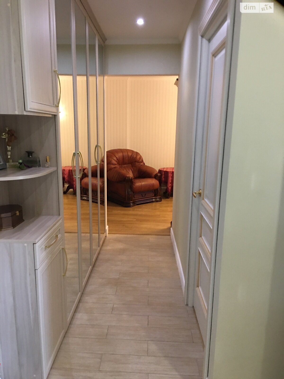 Продажа трехкомнатной квартиры в Кривом Роге, на ул. Мелешкина 39, район Саксаганский фото 1 Продажа трехкомнатной квартиры в Кривом Роге, на ул. Мелешкина 39, район Саксаганский фото 1