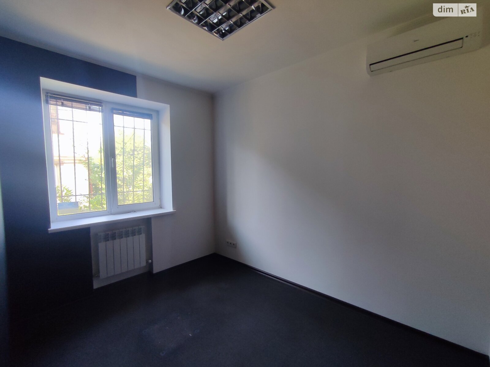 Продажа трехкомнатной квартиры в Кривом Роге, на ул. Парковая, район Саксаганский фото 1 Продажа трехкомнатной квартиры в Кривом Роге, на ул. Парковая, район Саксаганский фото 1