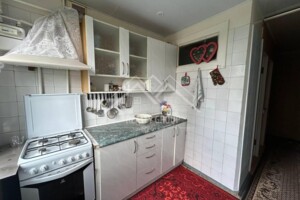 Продажа четырехкомнатной квартиры в Кривом Роге, на ул. Павла Глазового 17, район Саксаганский фото 2