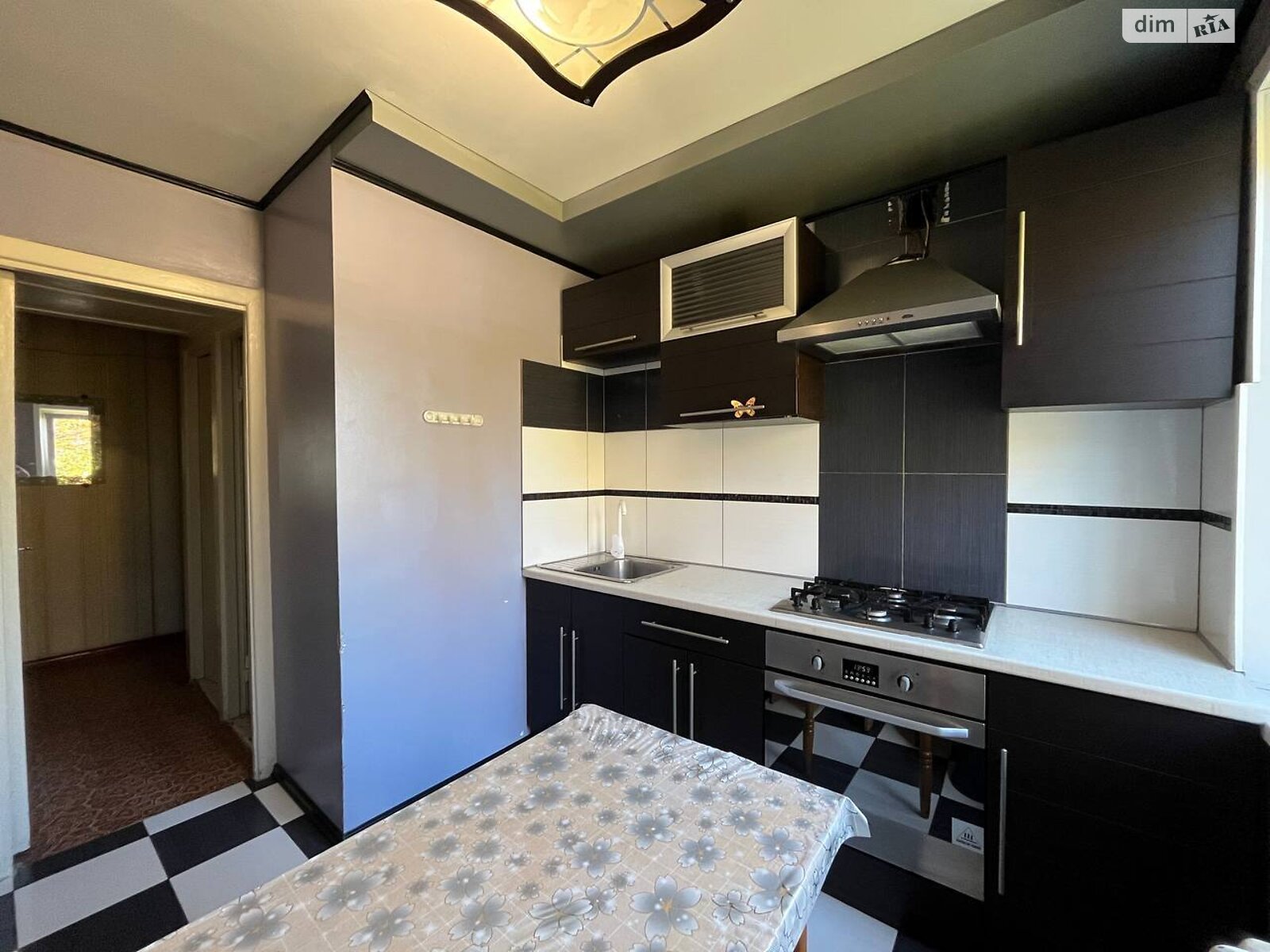 Продажа двухкомнатной квартиры в Кривом Роге, на ул. Покровская 6, район Саксаганский фото 1