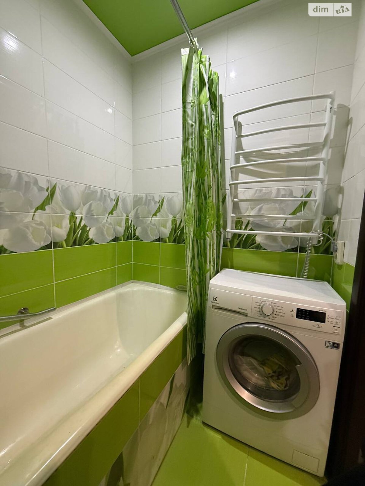 Продажа трехкомнатной квартиры в Кривом Роге, на мкр. Солнечный 11, район Саксаганский фото 1