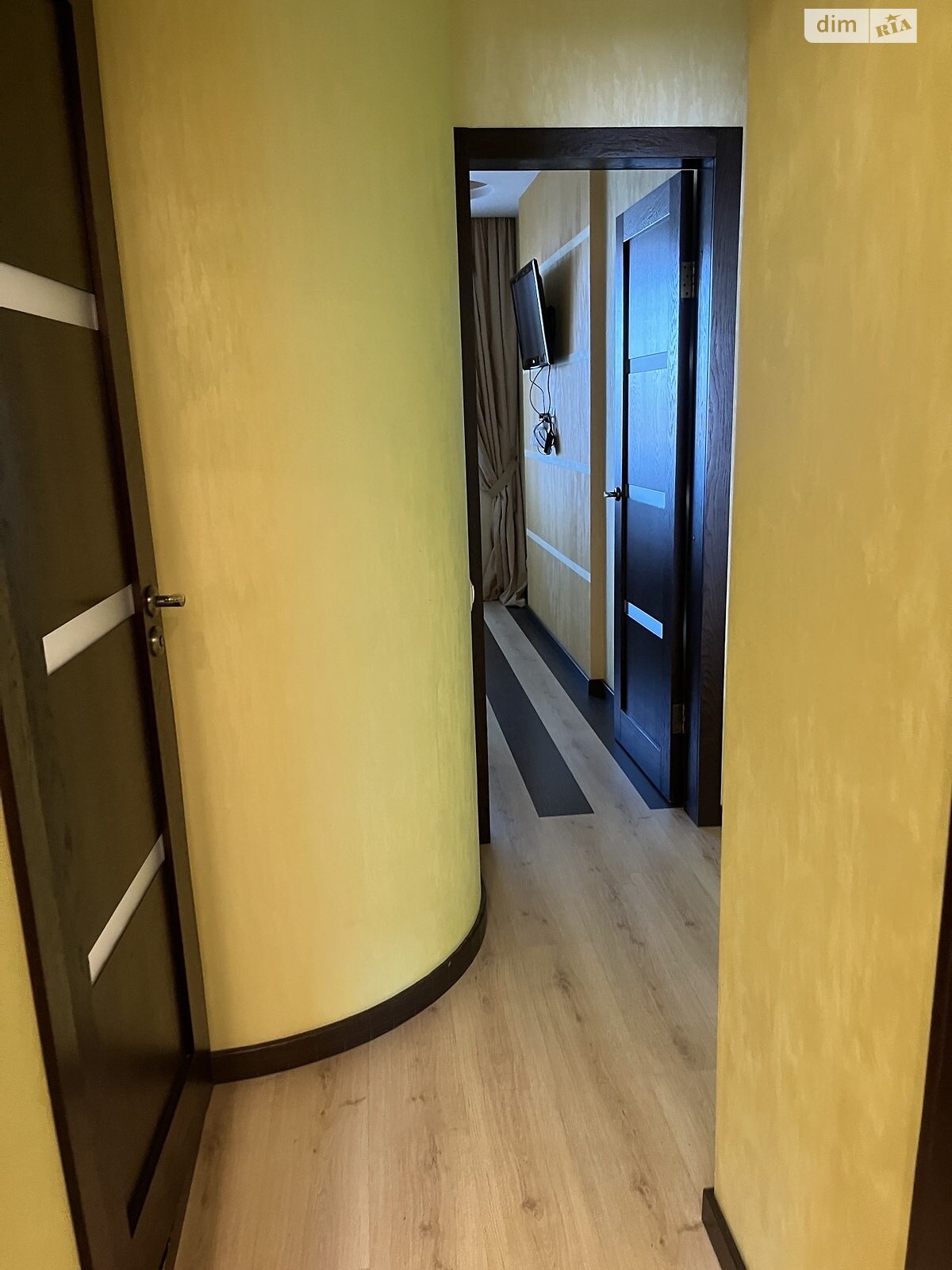 Продажа трехкомнатной квартиры в Кривом Роге, на мкр. Солнечный, район Саксаганский фото 1