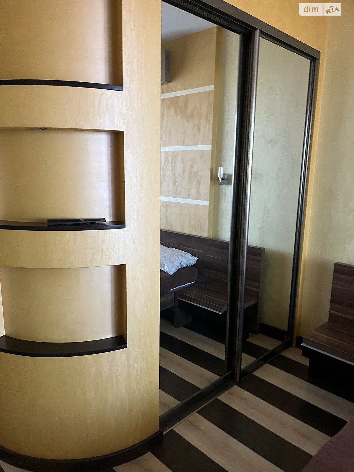 Продажа трехкомнатной квартиры в Кривом Роге, на мкр. Солнечный, район Саксаганский фото 1