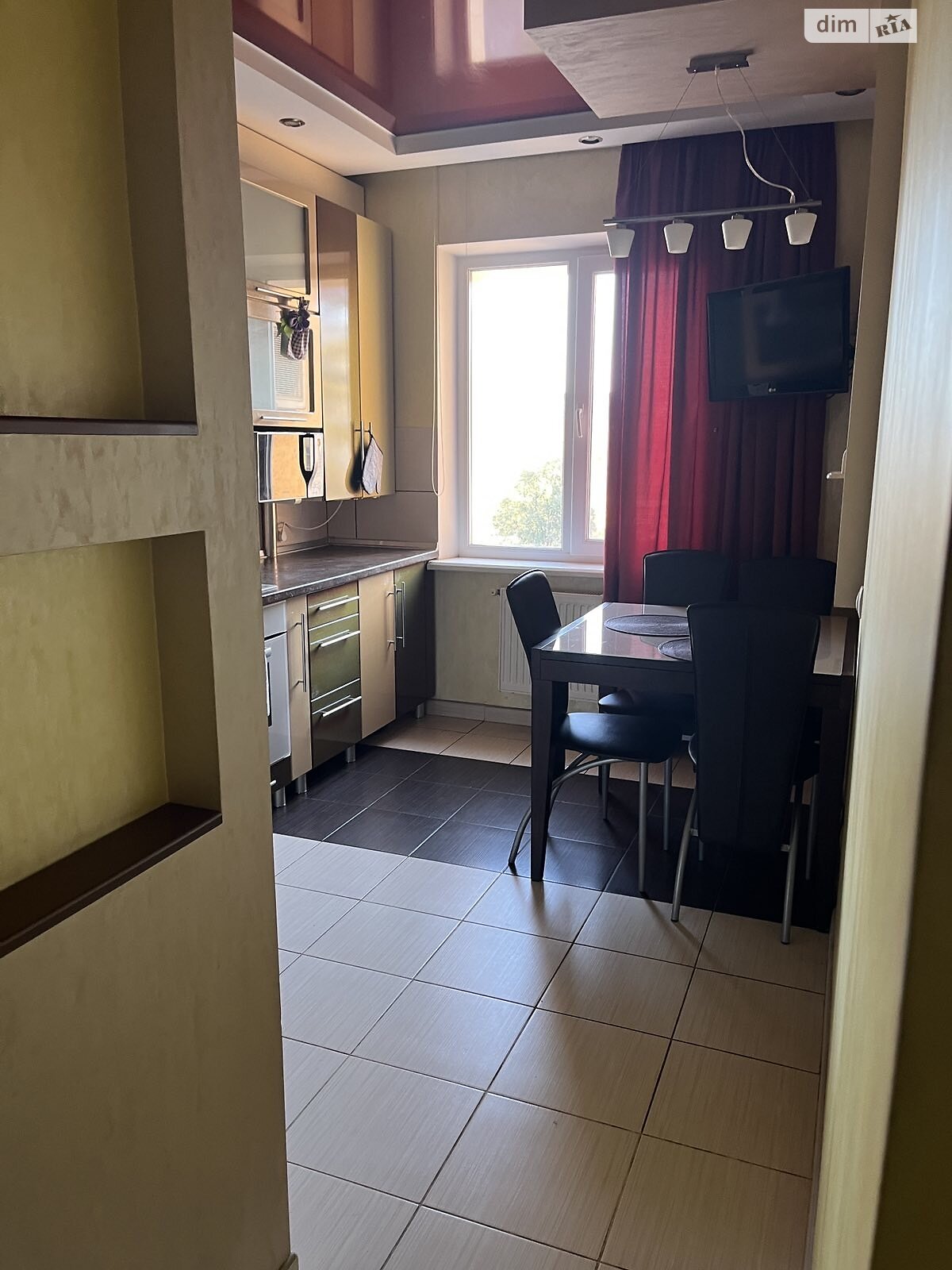 Продажа трехкомнатной квартиры в Кривом Роге, на мкр. Солнечный, район Саксаганский фото 1