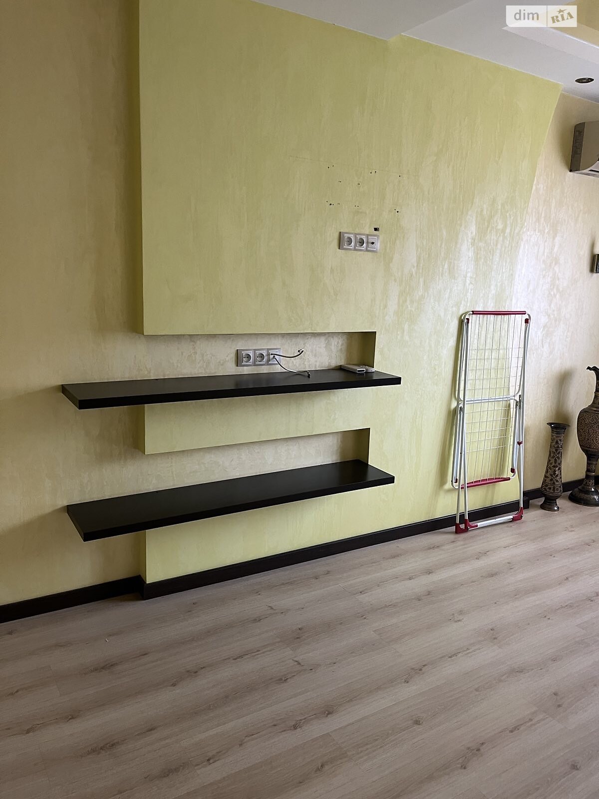 Продажа трехкомнатной квартиры в Кривом Роге, на мкр. Солнечный, район Саксаганский фото 1