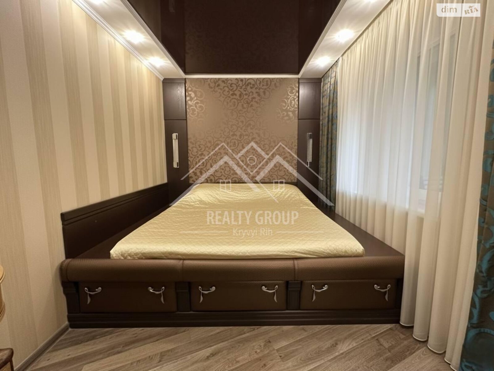 Продаж трикімнатної квартири в Кривому Розі, на мкр. Сонячний, район Саксаганський фото 1