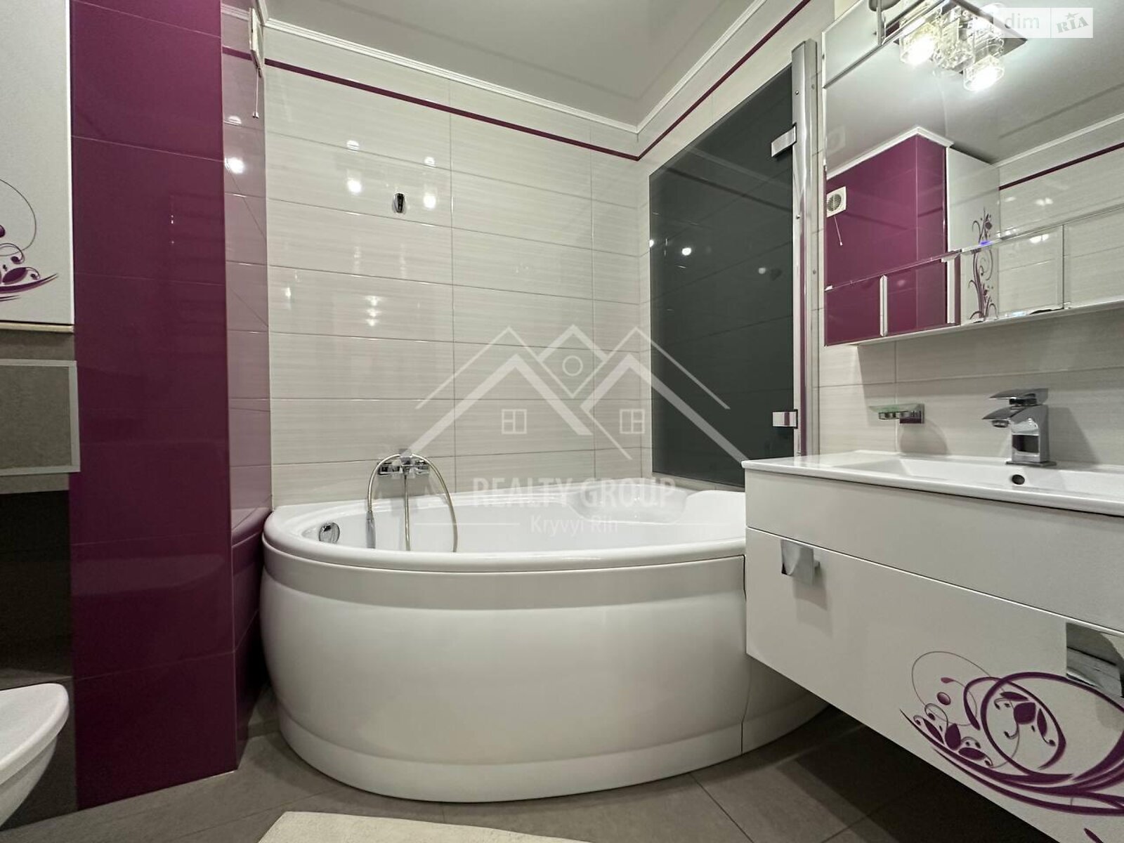 Продаж трикімнатної квартири в Кривому Розі, на мкр. Сонячний, район Саксаганський фото 1