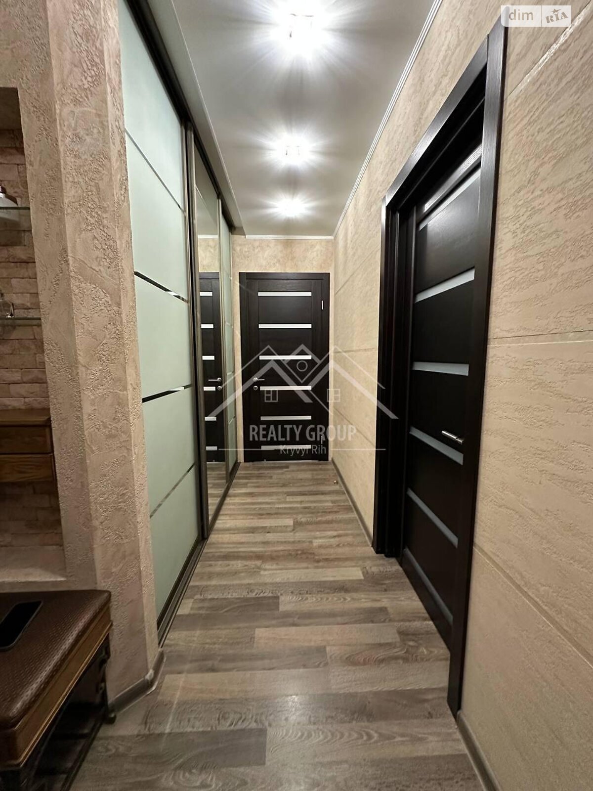 Продаж трикімнатної квартири в Кривому Розі, на мкр. Сонячний, район Саксаганський фото 1