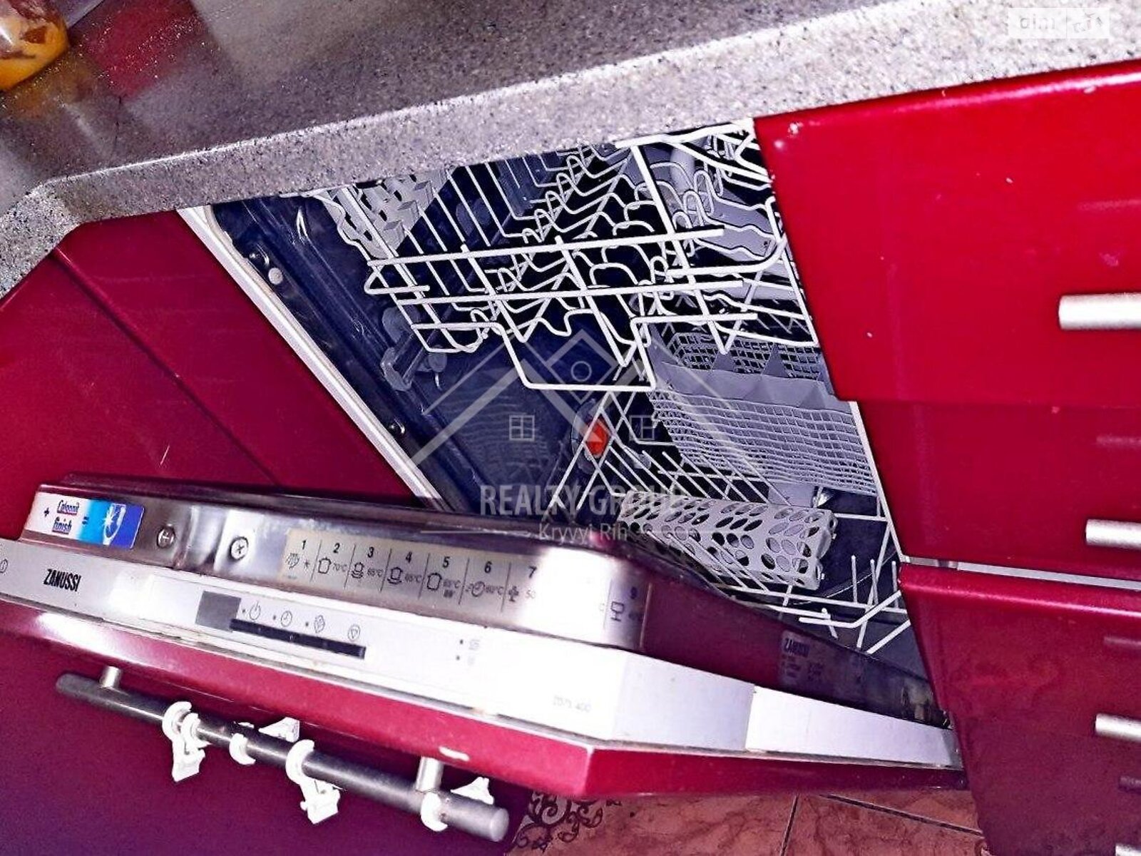 Продаж трикімнатної квартири в Кривому Розі, на мкр. Сонячний 31, район Саксаганський фото 1