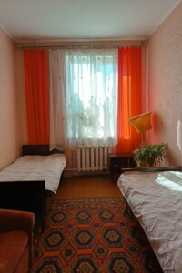 Продажа двухкомнатной квартиры в Кривом Роге, на ул. Кузнецова 12, район Саксаганский фото 2