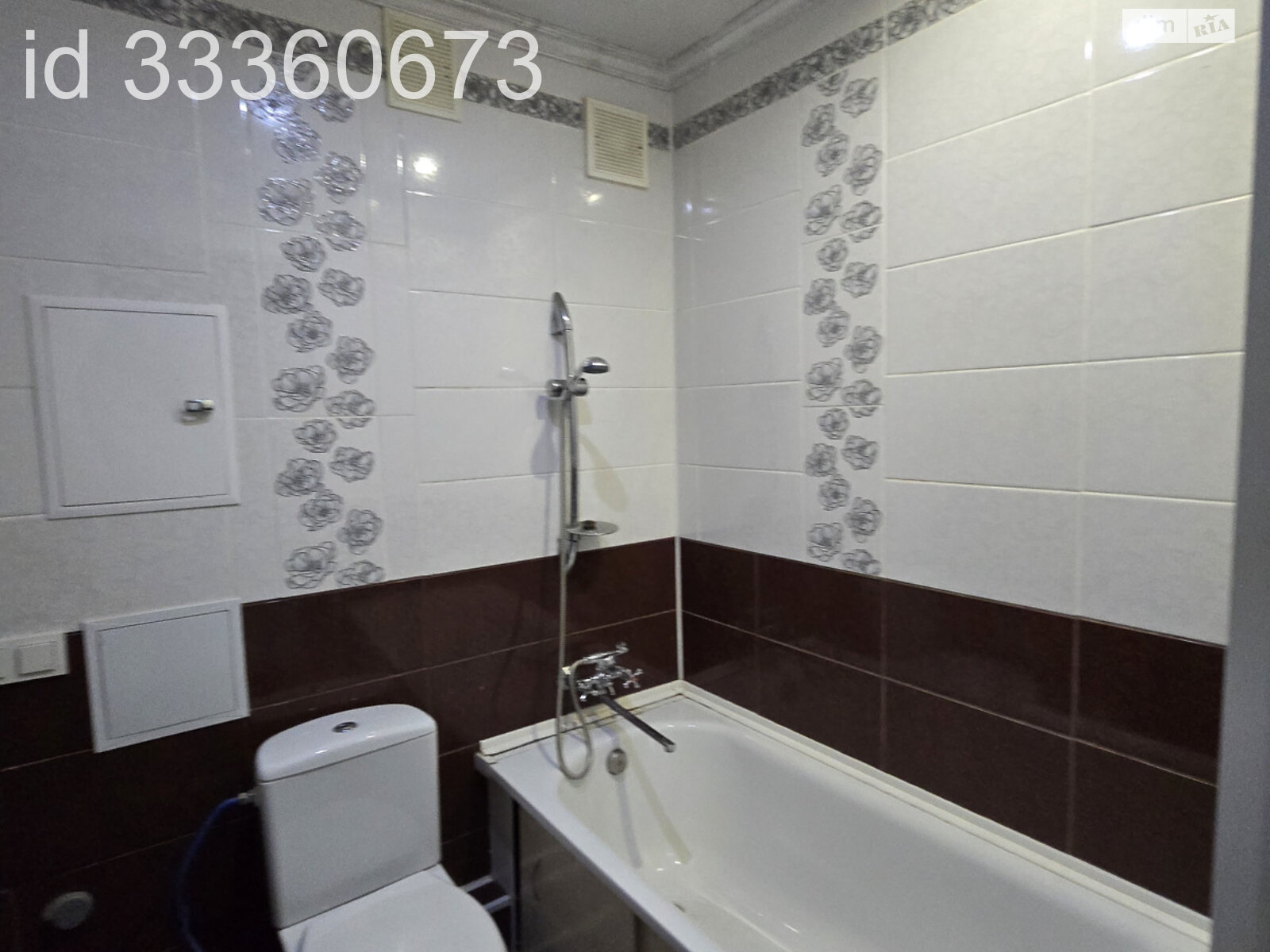 Продажа трехкомнатной квартиры в Кривом Роге, на ул. Дмитрия Войчишена 12, кв. 45, район Терновской фото 1