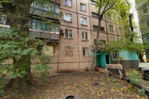 Продажа трехкомнатной квартиры в Кривом Роге, на ул. Маршака 6, район Терновской фото 2