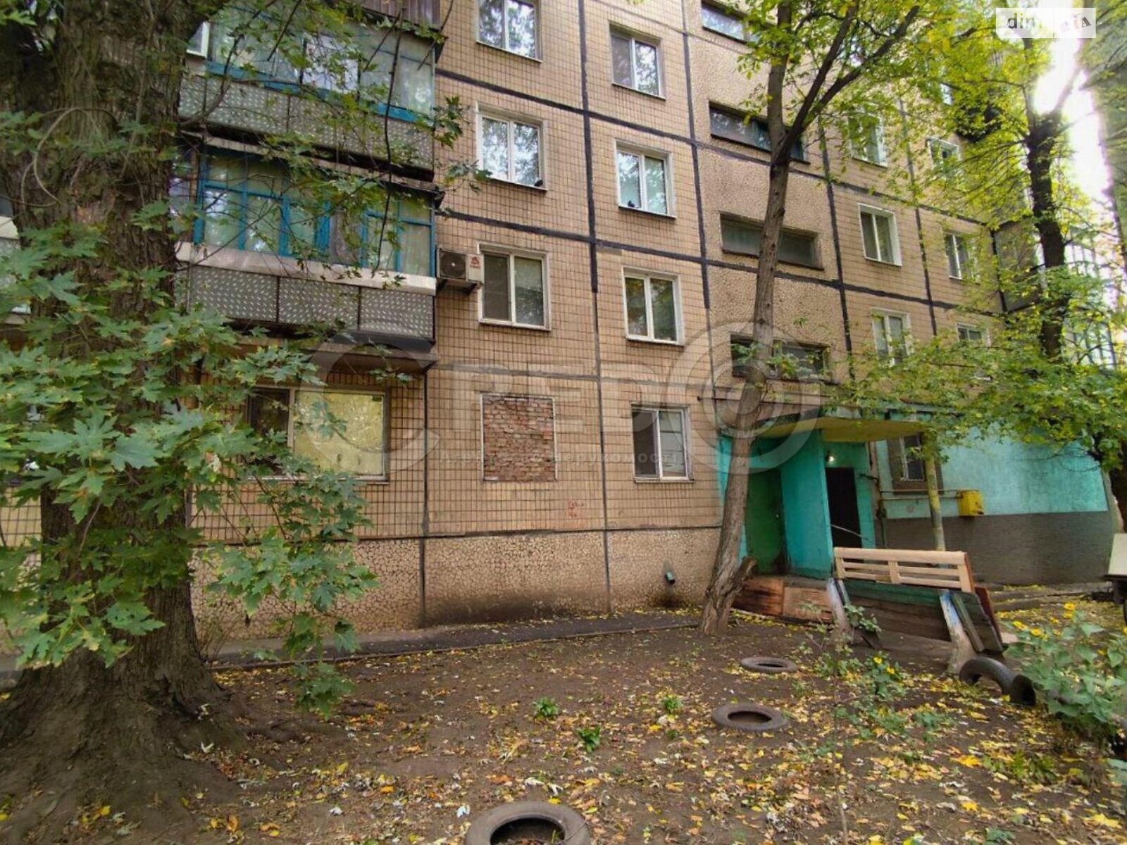 Продажа трехкомнатной квартиры в Кривом Роге, на ул. Маршака 6, район Терновской фото 1