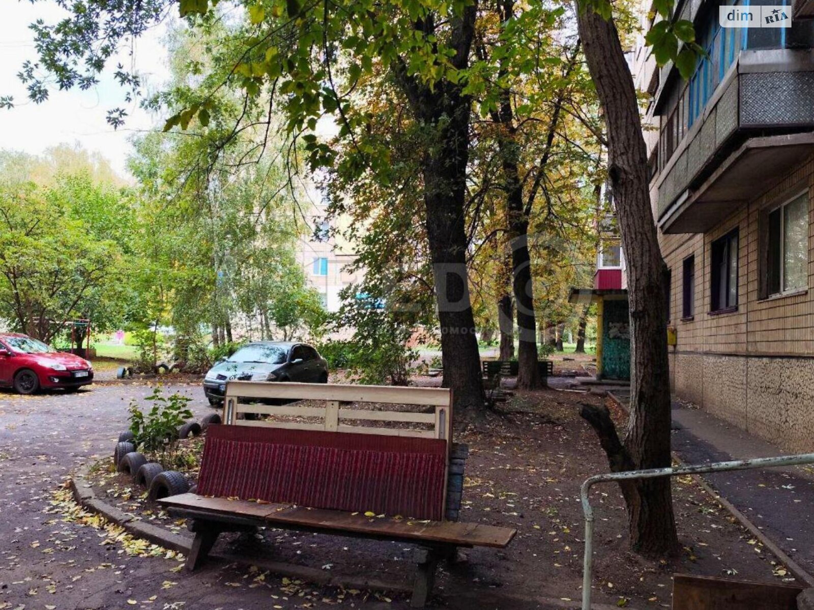 Продажа трехкомнатной квартиры в Кривом Роге, на ул. Маршака 6, район Терновской фото 1