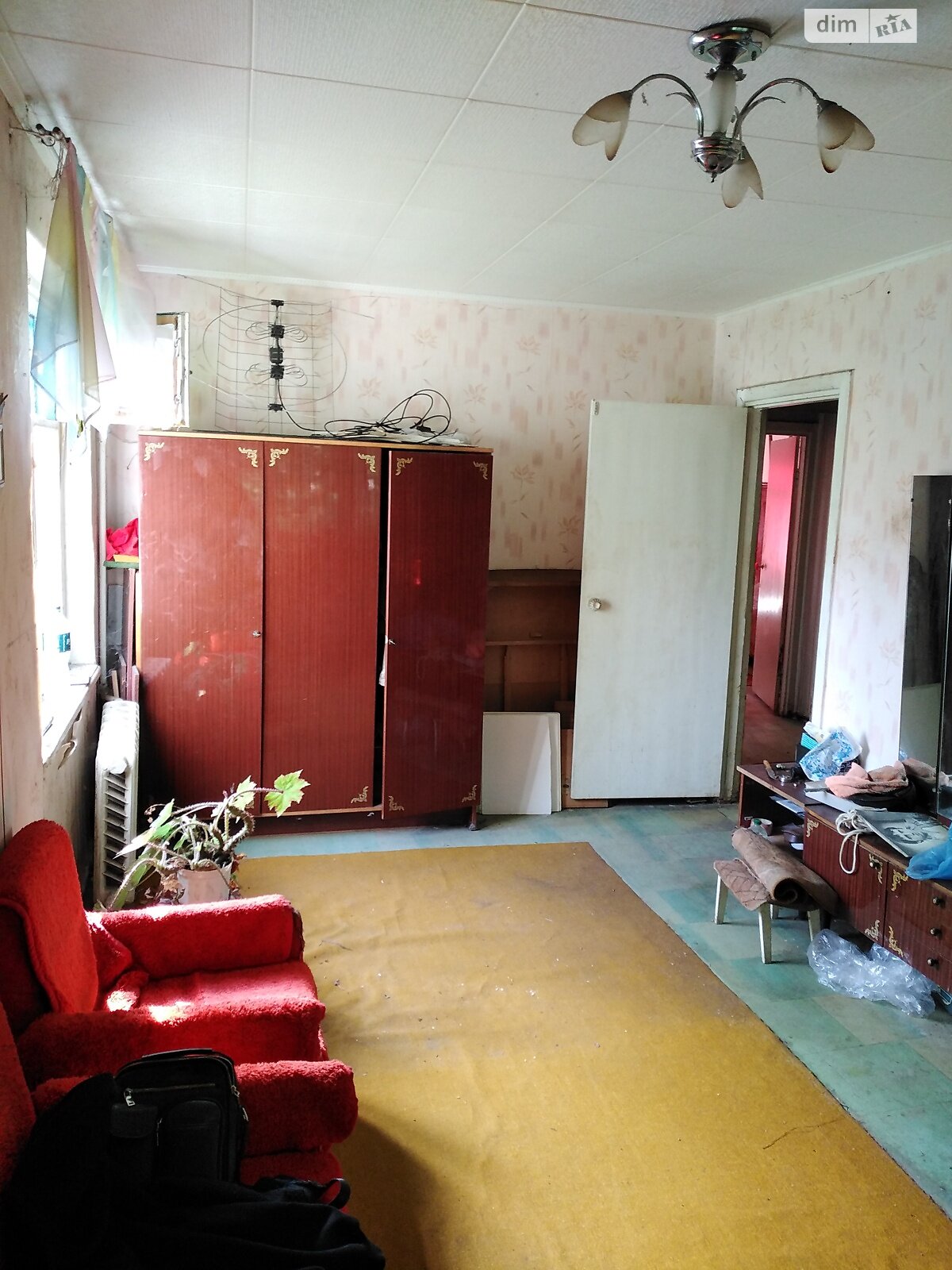 Продажа трехкомнатной квартиры в Кривом Роге, на ул. Сергея Колачевского, район Терновской фото 1