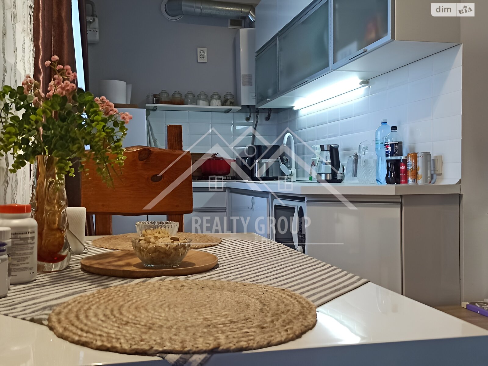 Продажа двухкомнатной квартиры в Кривом Роге, на ул. Мартина Шимановского 3, район Центрально-Городской фото 1 Продажа двухкомнатной квартиры в Кривом Роге, на ул. Мартина Шимановского 3, район Центрально-Городской фото 1