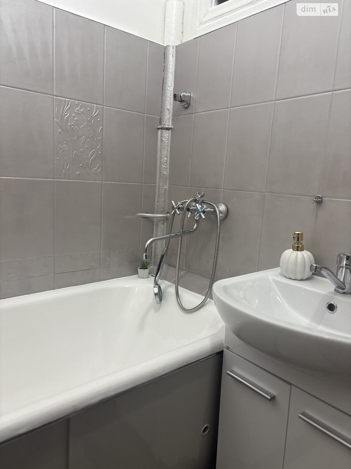 Продажа двухкомнатной квартиры в Кривом Роге, на ул. Мартина Шимановского 9, район Центрально-Городской фото 1 Продажа двухкомнатной квартиры в Кривом Роге, на ул. Мартина Шимановского 9, район Центрально-Городской фото 1