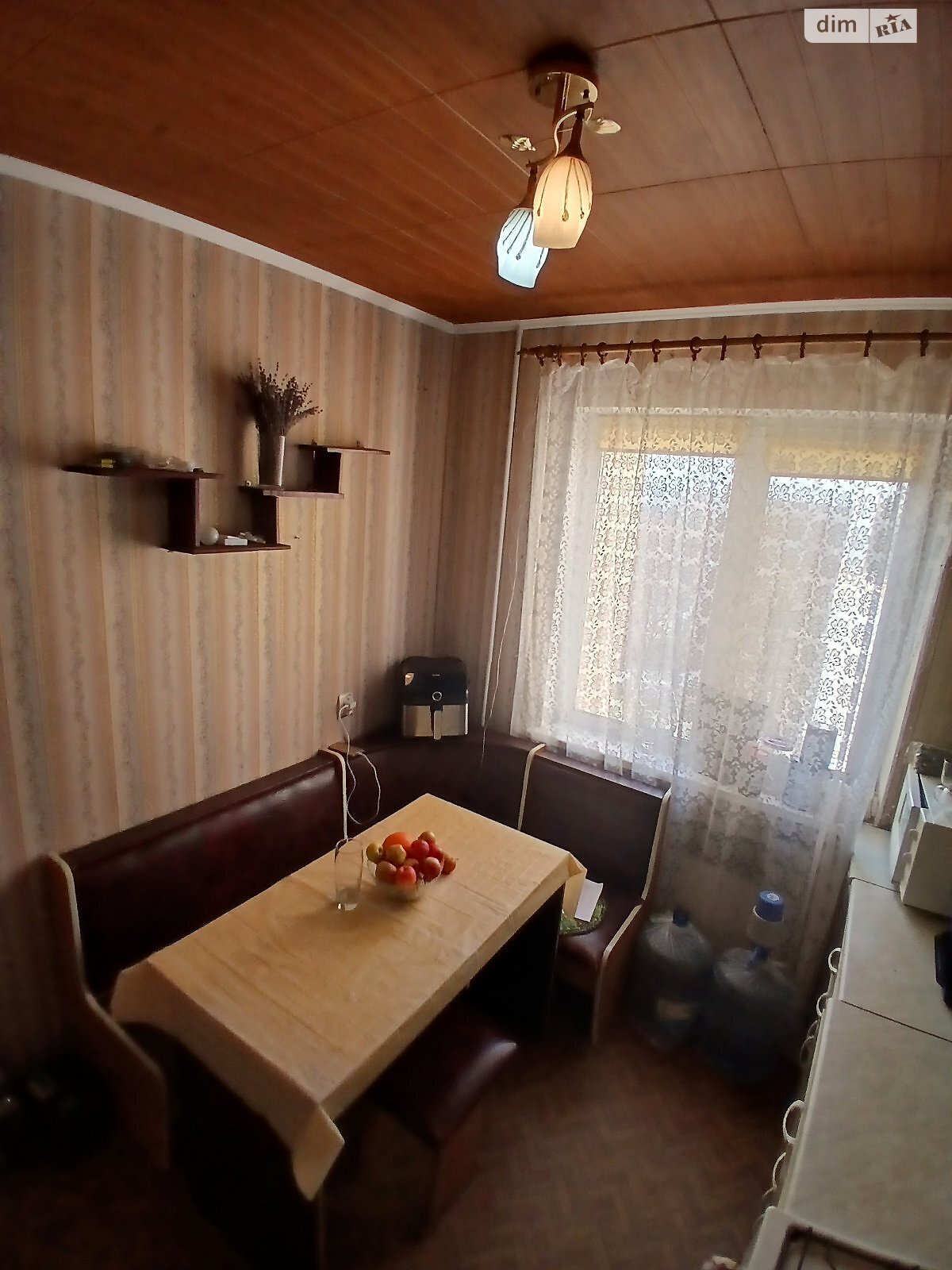 Продажа трехкомнатной квартиры в Кривом Роге, на ул. Погребняка 39, район Центрально-Городской фото 1