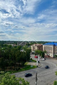 Продажа трехкомнатной квартиры в Кривом Роге, на просп. Поштовый, район Центрально-Городской фото 2