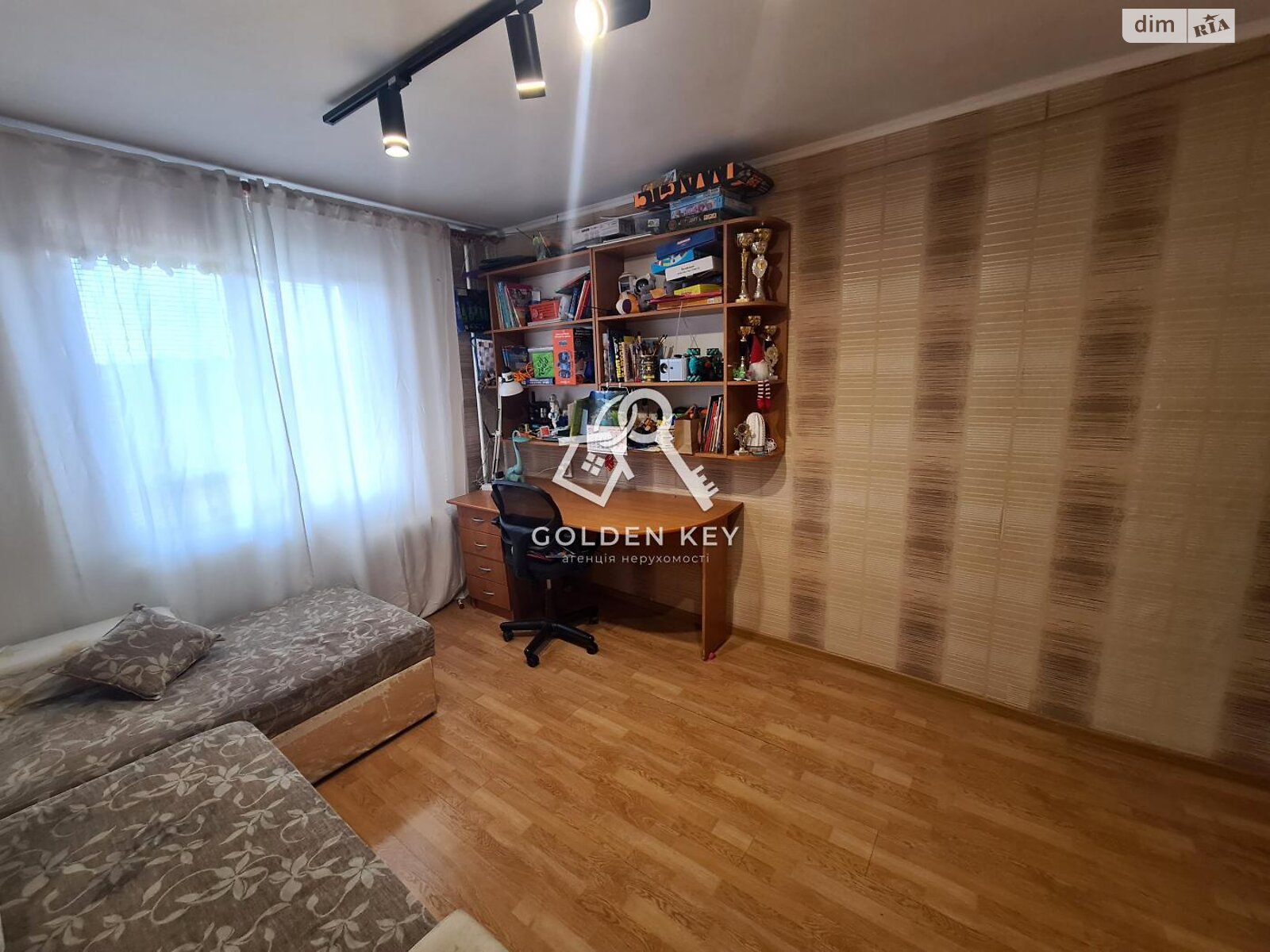 Продаж трикімнатної квартири в Кривому Розі, на вул. Свято-Миколаївська 10, район Центрально-Міський фото 1 Продаж трикімнатної квартири в Кривому Розі, на вул. Свято-Миколаївська 10, район Центрально-Міський фото 1