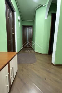 Продаж двокімнатної квартири в Кривому Розі, на вул. Свято-Миколаївська 13, район Центрально-Міський фото 2