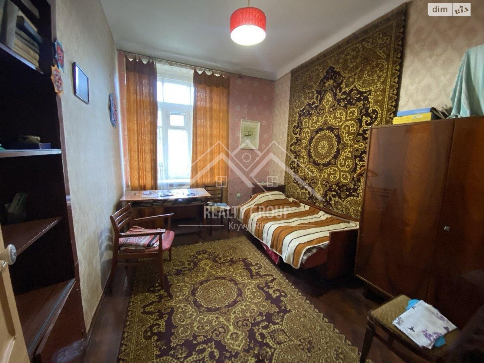 Продаж трикімнатної квартири в Кривому Розі, на вул. Свято-Миколаївська, район Центрально-Міський фото 1 Продаж трикімнатної квартири в Кривому Розі, на вул. Свято-Миколаївська, район Центрально-Міський фото 1