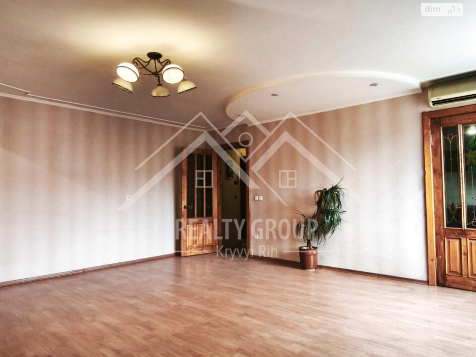 Продажа двухкомнатной квартиры в Кривом Роге, на просп. Центральный 1, район Центрально-Городской фото 1 Продажа двухкомнатной квартиры в Кривом Роге, на просп. Центральный 1, район Центрально-Городской фото 1