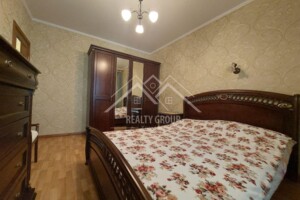 Продаж чотирикімнатної квартири в Кривому Розі, на вул. Українська, район Центрально-Міський фото 2