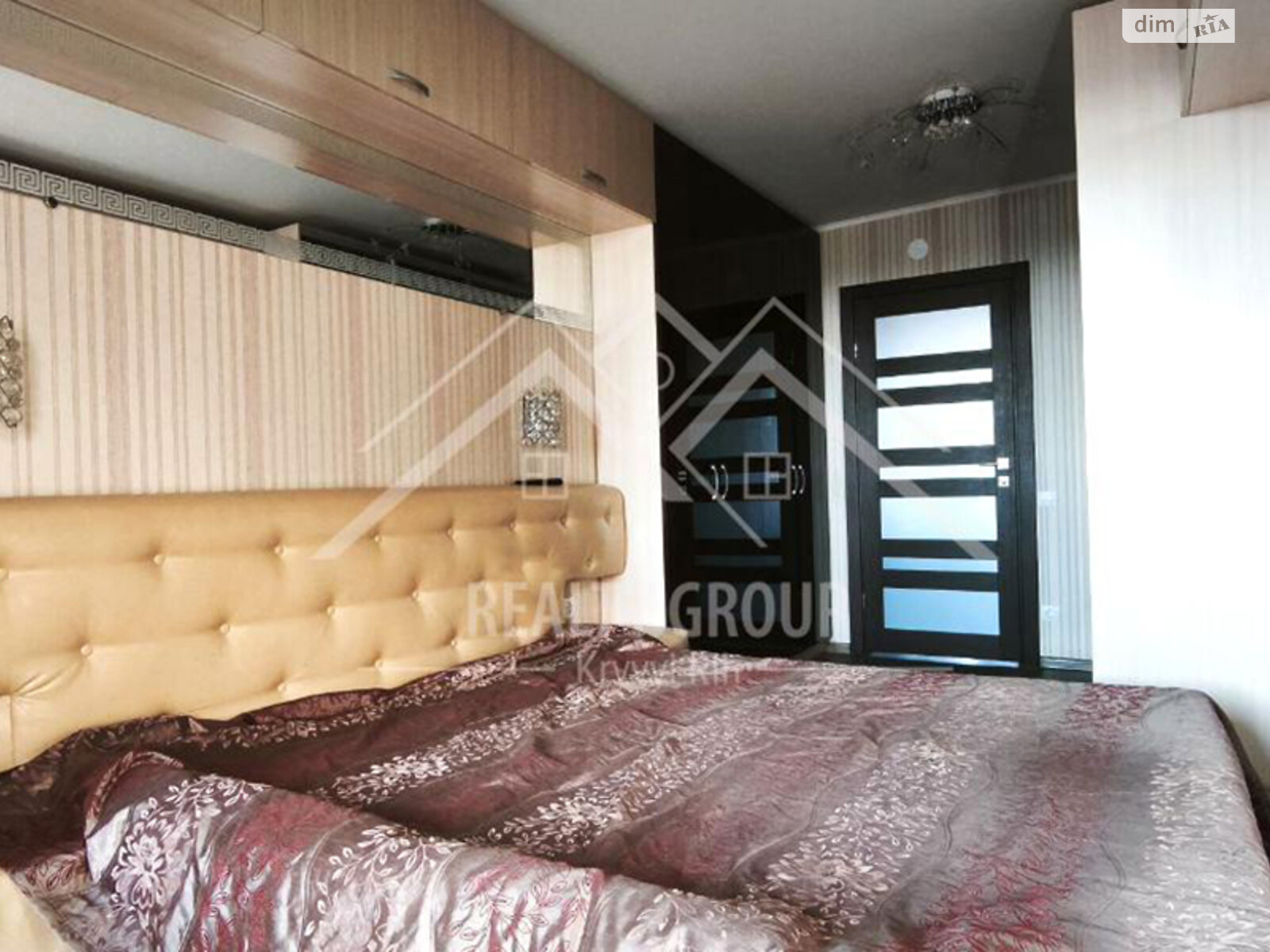 Продажа трехкомнатной квартиры в Кривом Роге, на ул. Украинская 1, район Центрально-Городской фото 1