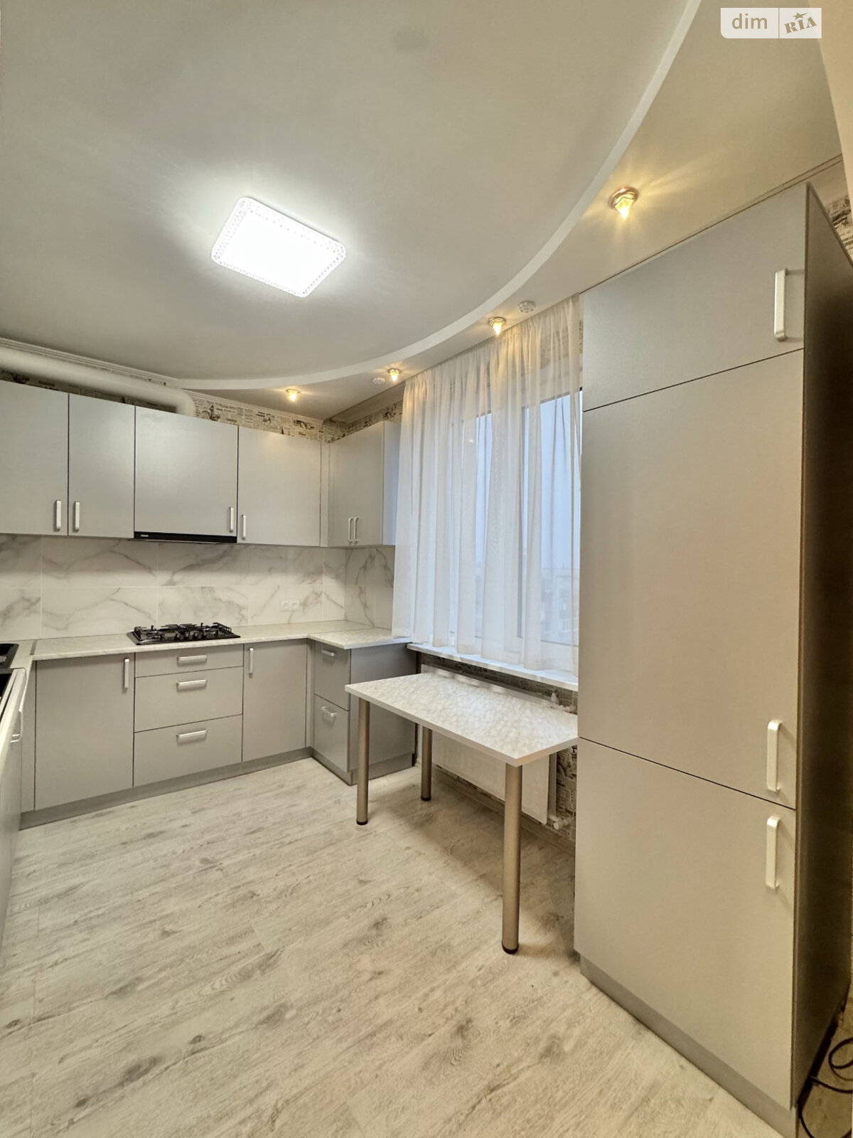 Продажа четырехкомнатной квартиры в Кривом Роге, на мкр. Всебратское-2, район Центрально-Городской фото 1